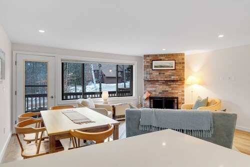 South Ridge D-05 Ski In Ski Out Sunday River Condo