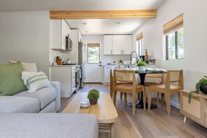 TV - Cozy 2BR Mountain Magnolia Retreat w/ Hot Tub (Flagstaff)