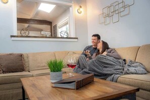 Interior - Woodland Farmhouse with Hot Tub (Flagstaff)