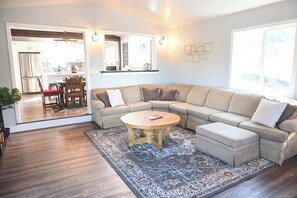 TV, fireplace, offices