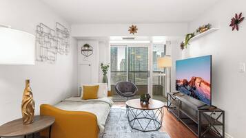 Iron/ironing board, WiFi, bed sheets