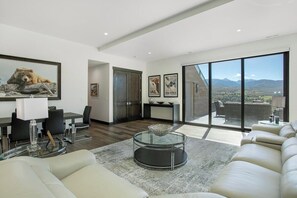 Smart TV, fireplace - Juniper Ridge at Cordillera Valley Club (Edwards)