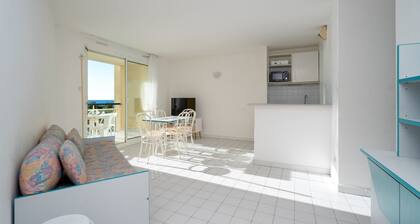 Retreat for 8 With Shared Pool