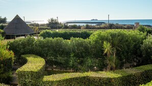 Unclassified image, 3 of 16, button - Retreat for 8 With Shared Pool (Agde)