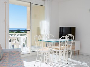 Apartment | Dining - Retreat for 8 With Shared Pool (Agde)