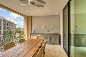 Outdoor dining - Upscale Condo | Pool & Hot Tub | Steps to Lake LBJ (Horseshoe Bay)