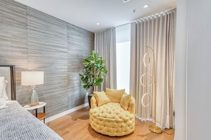 WiFi, bed sheets - Upscale Condo | Pool & Hot Tub | Steps to Lake LBJ (Horseshoe Bay)