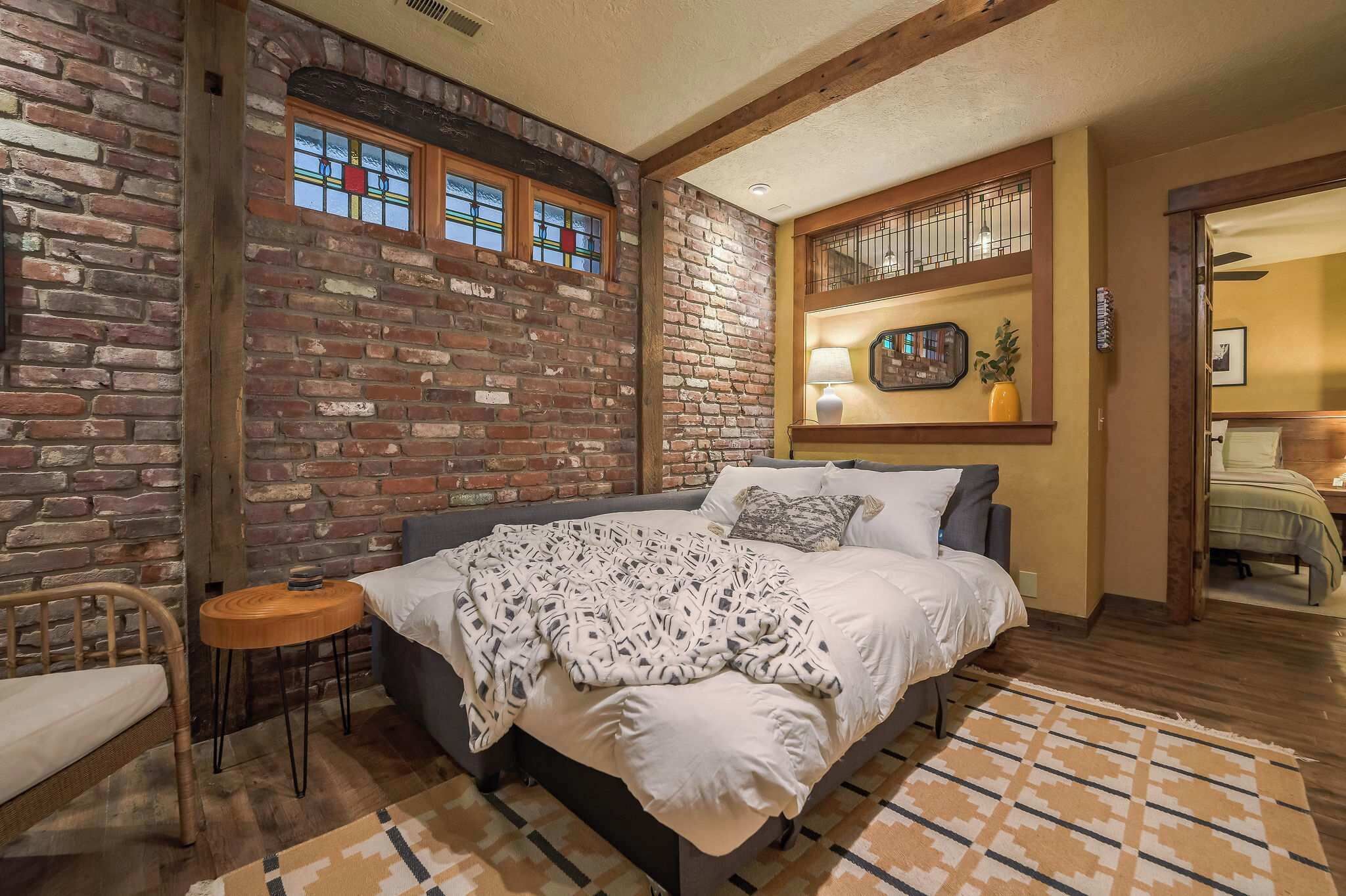 Escrivaninha, ferros/tábuas de passar roupa, berço de viagem, Wi-Fi