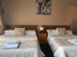 Apartment - Standard Twin Room (Colchester)