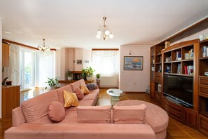 House | Living room - 4-bedroom House Near Zadar and the Island of Vir (Privlaka)