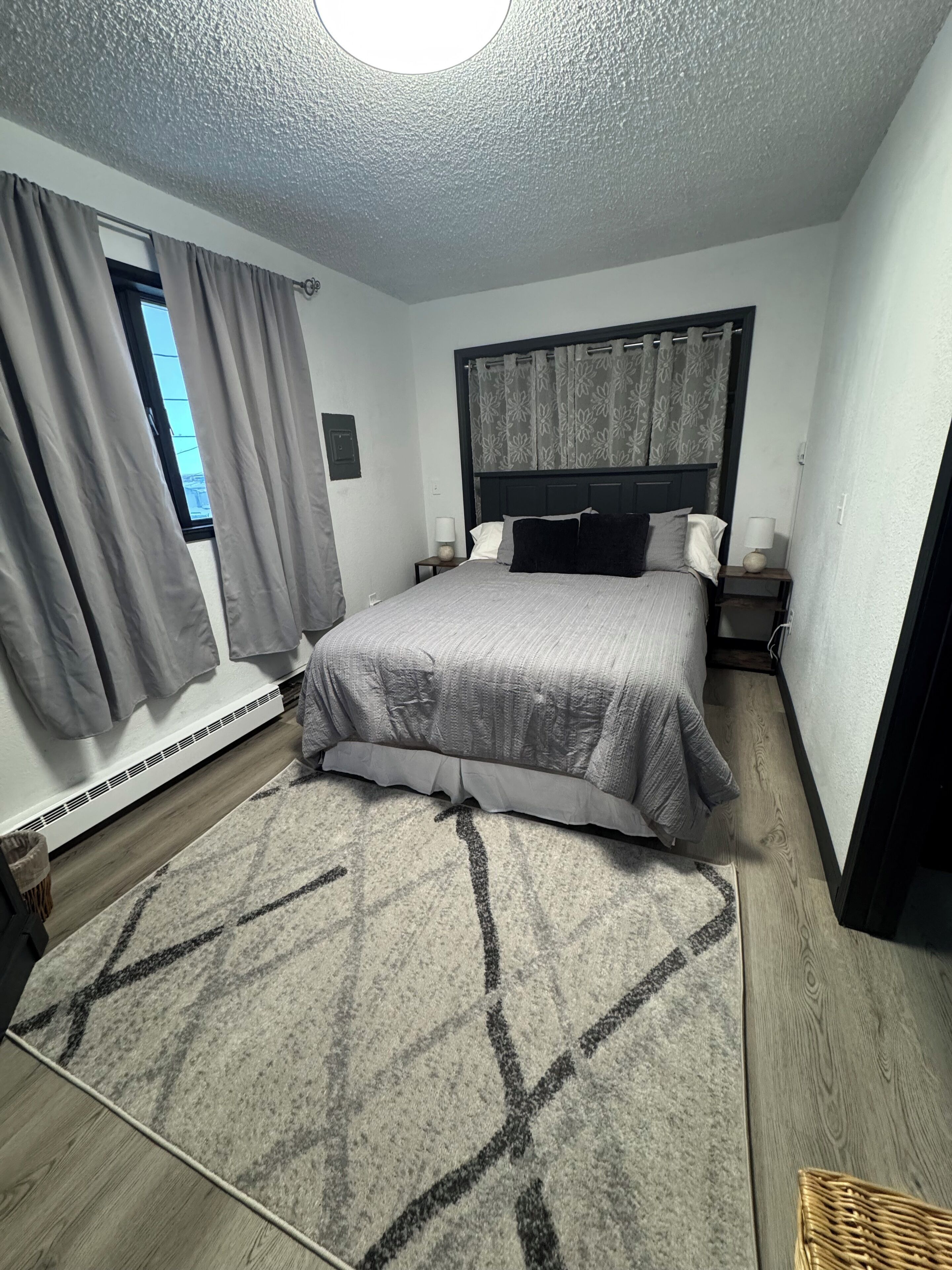 2 chambres, fer et planche à repasser, Wi-Fi, draps fournis