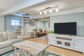 Smart TV - Oceanfront Home! Spectacular Sunrise and Sunset Views, Private Boardwalk to Beach, Two Balconies! (St. Augustine)