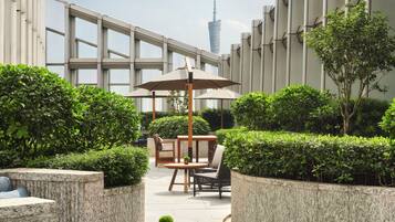 Daily cooked-to-order breakfast for a fee