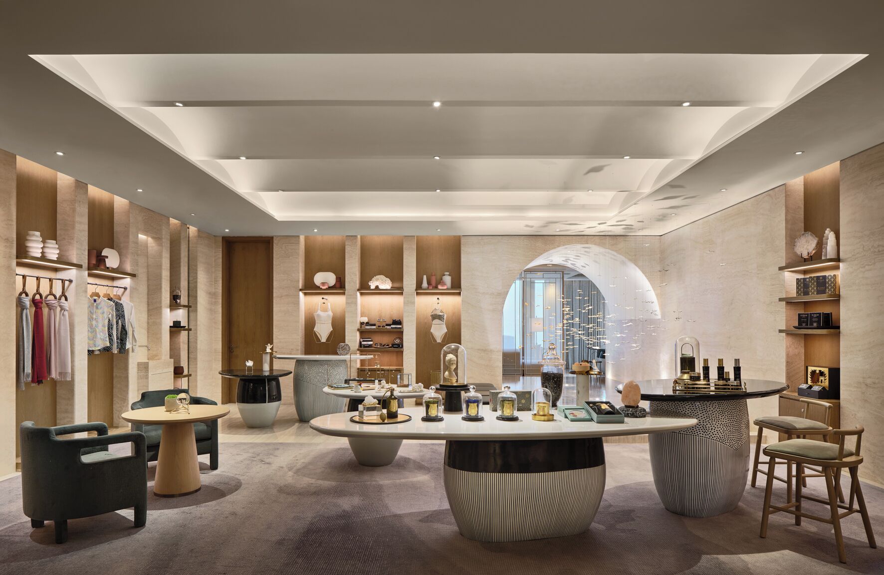 桑拿、热水浴缸、湿蒸房、泥浴、3 ???、按摩服务