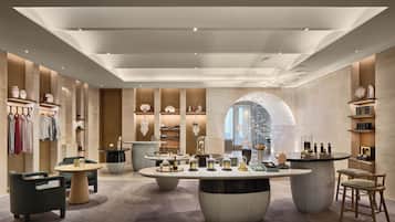 Sauna seca, banheira de hidromassagem, sauna a vapor, banhos de lama