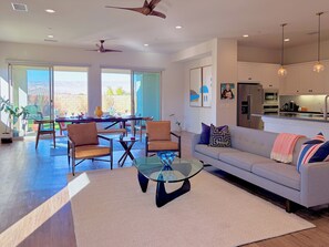 Smart TV, books, offices - Modern Palm Desert Home, Community Pool, Spa, Gym (Palm Desert)