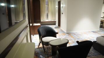 Executive Double Room, City View | Desk, soundproofing, free WiFi