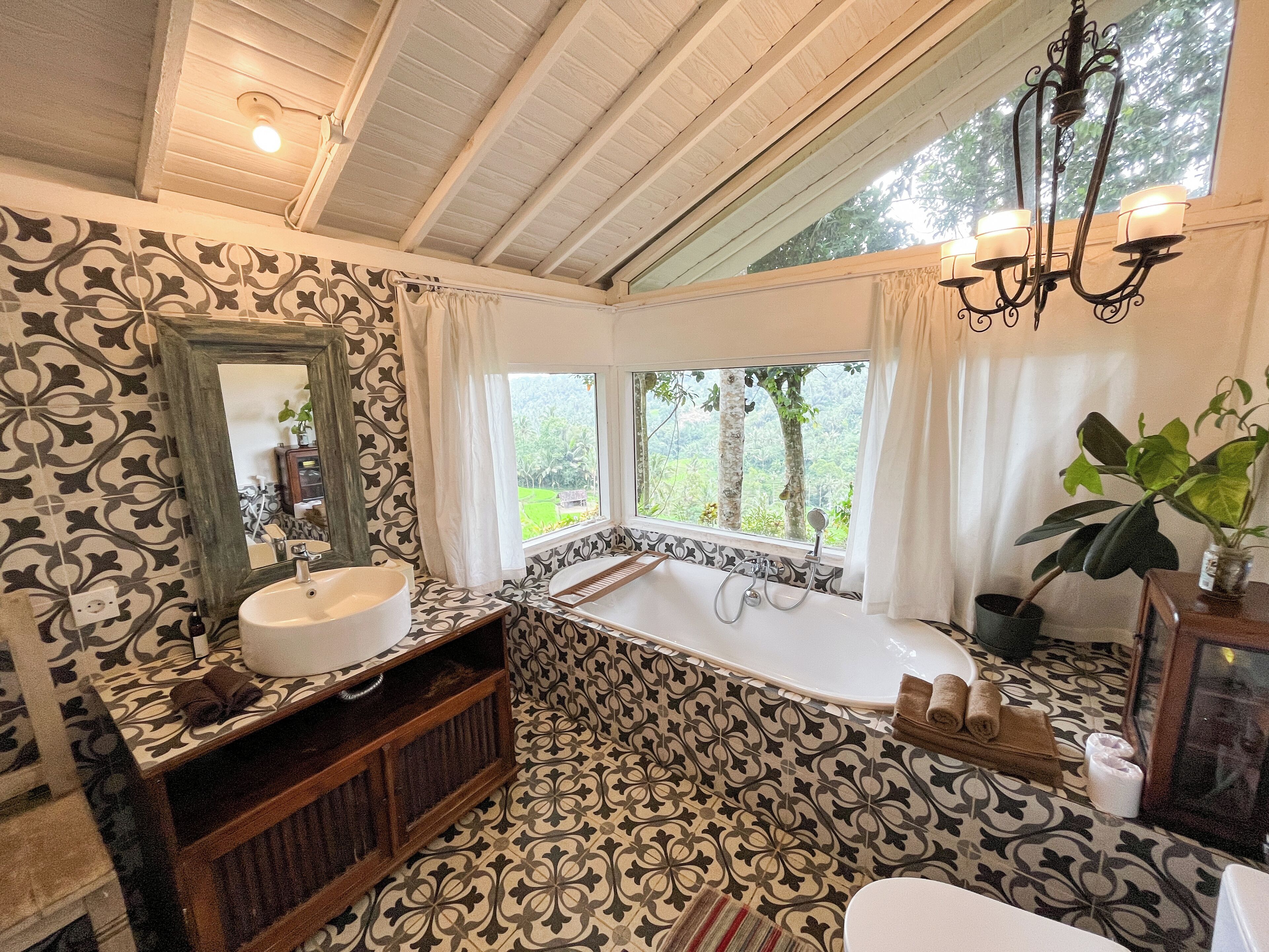 Free toiletries, hair dryer, bidet, towels