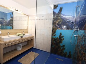 Shower, hair dryer - Lovingly furnished apartement with bbq (Zellberg)