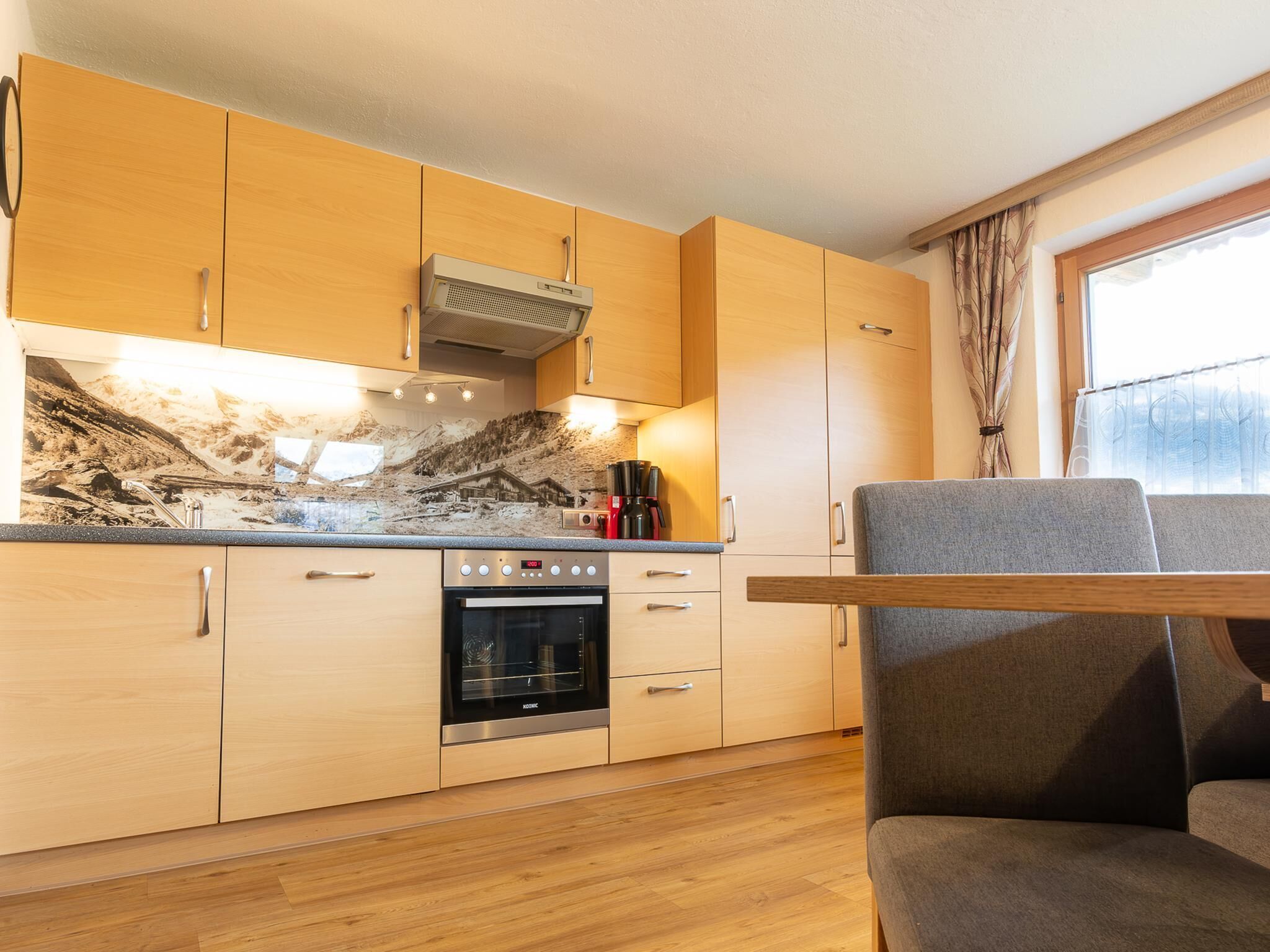 Réfrigérateur, four, plaque de cuisson, lave-vaisselle