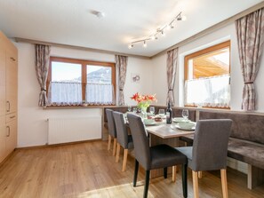 Dining - Lovingly furnished apartement with bbq (Zellberg)