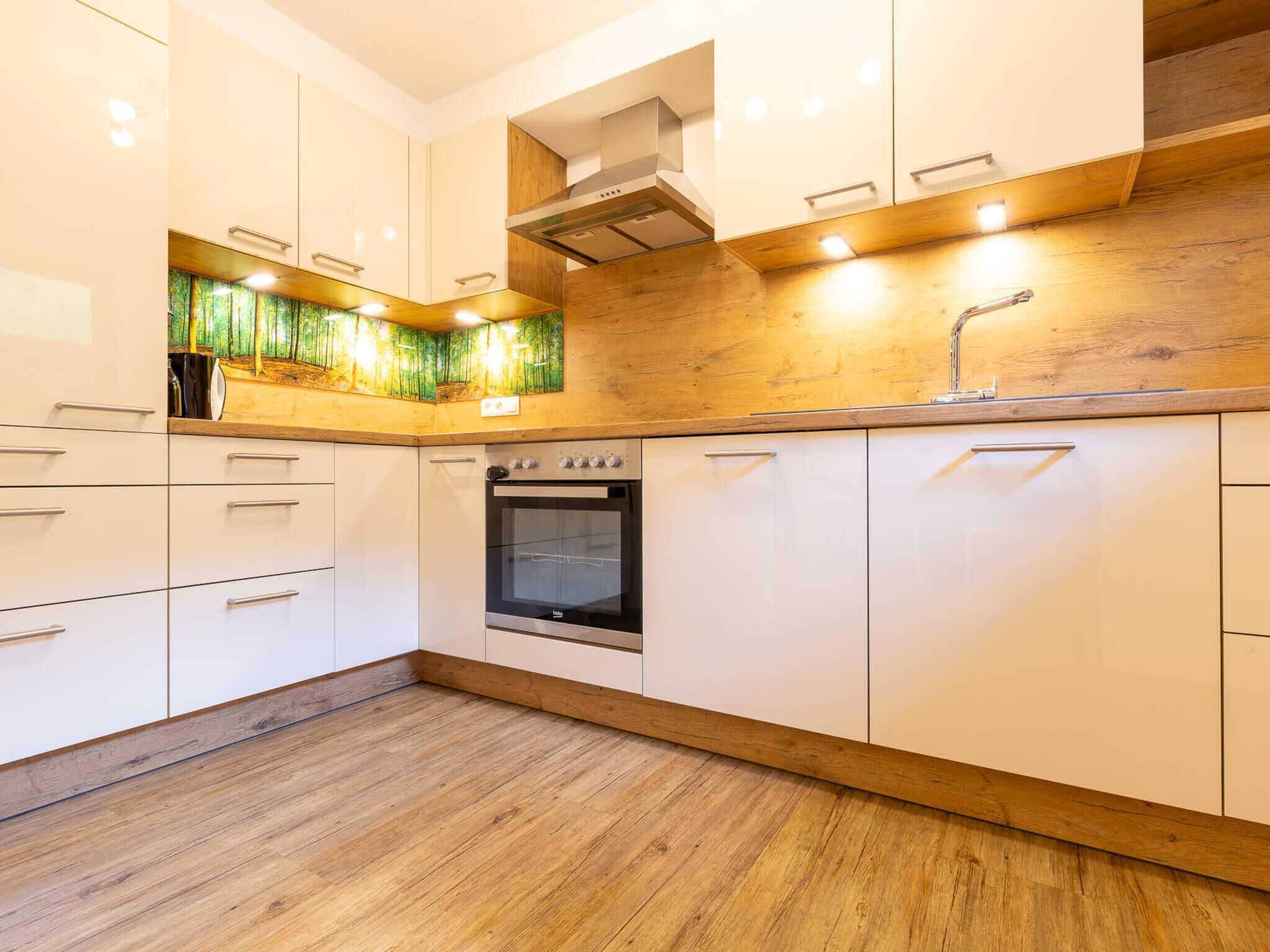 Réfrigérateur, four, plaque de cuisson, lave-vaisselle