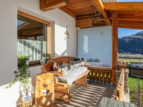 Spacious apartment with ski bus on the doorstep