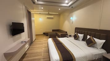 Espacio para trabajar con laptop y wifi gratis