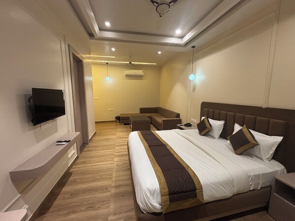 Laptop workspace, free WiFi