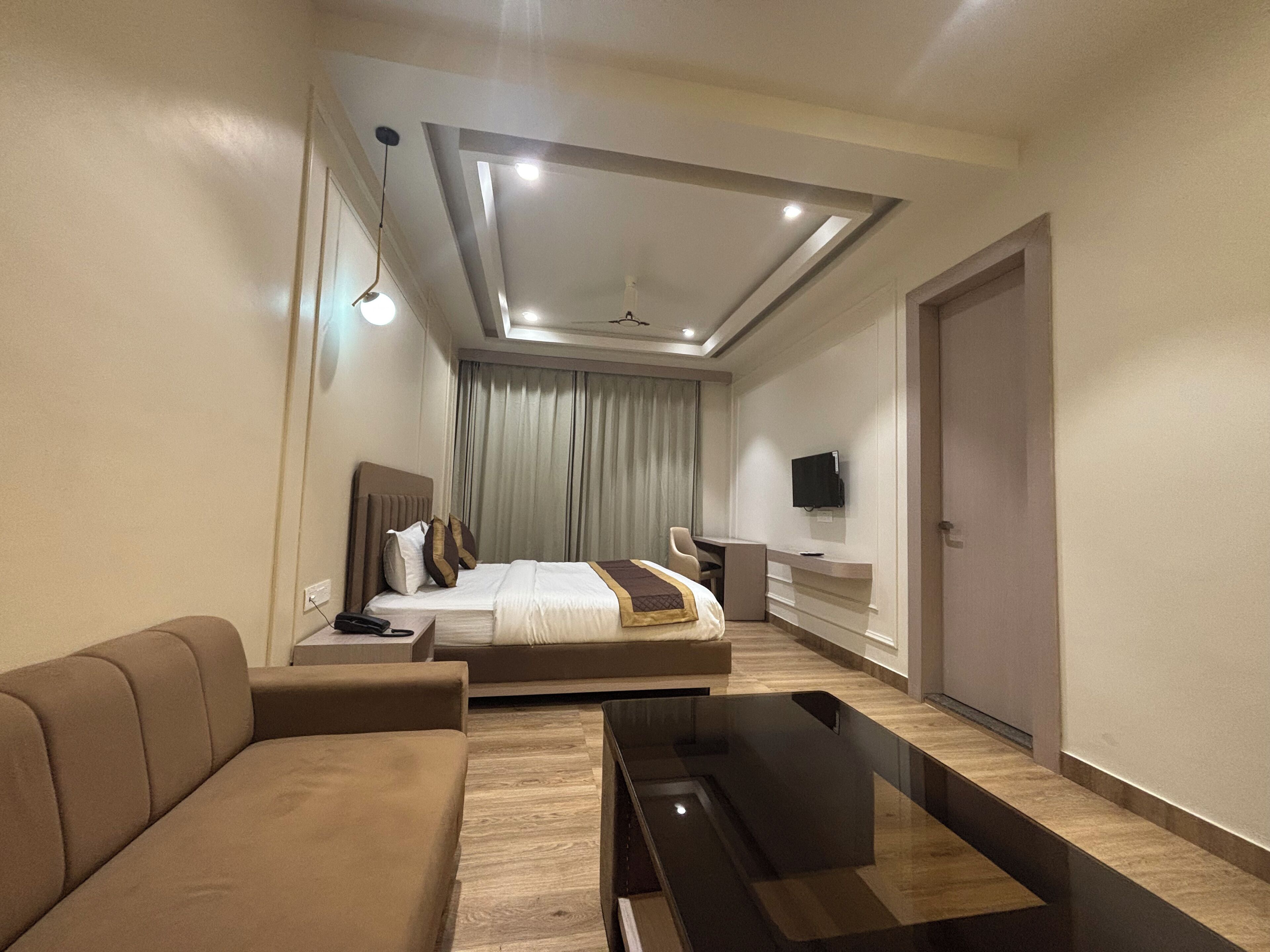 Quarto casal superior | Espaço de trabalho para notebook, Wi-Fi de cortesia