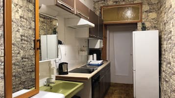 Leilighet – basic | Eget kjøkken | Kjøleskap, mikrobølgeovn, ovn og kokeplater