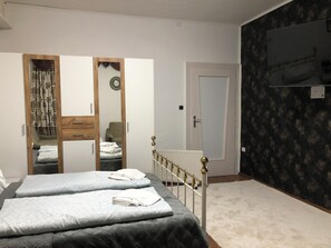 ベーシック アパートメント | アイロン / アイロン台、WiFi (無料)