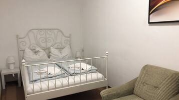 Basic Apartment | Iron/ironing board, free WiFi