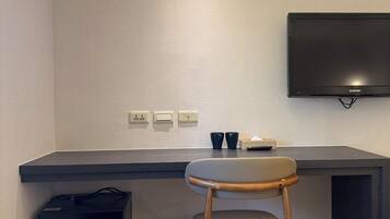 Desk, laptop workspace, free WiFi