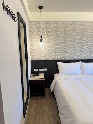 Habitación básica doble | Escritorio, espacio para trabajar con laptop y wifi gratis