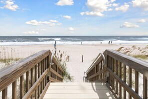 Beach nearby - Mermaid House Directly Across from the Beach | Private Pool and Pool House | Tiki Bar (Fernandina Beach)