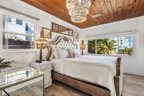 Mermaid House Directly Across from the Beach | Private Pool and Pool House | Tiki Bar