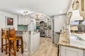 Fridge, microwave, oven, stovetop - Mermaid House Directly Across from the Beach | Private Pool and Pool House | Tiki Bar (Fernandina Beach)