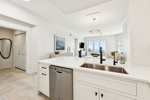 Interior - Oceanfront | Luxury 6th Floor Ocean Place | Fully Renovated | 2 King Beds | Walk to Ritz Carlton (Fernandina Beach)