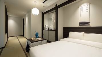 Standard Double Room, City View | Premium bedding, blackout curtains, soundproofing, free WiFi