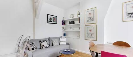 Smart-TV, DVD-Player, Stereoanlage