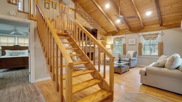 2 Schlafzimmer, BĂŒgeleisen/BĂŒgelbrett, Internetzugang, BettwĂ€sche