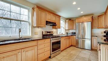 Refrigerador, microondas, parrilla de estufa y lavavajillas