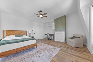 Iron/ironing board, WiFi, bed sheets - Luxe Living Suites #3, 3 minutes to DT Cincy (Covington)