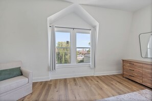 Interior - Luxe Living Suites #3, 3 minutes to DT Cincy (Covington)