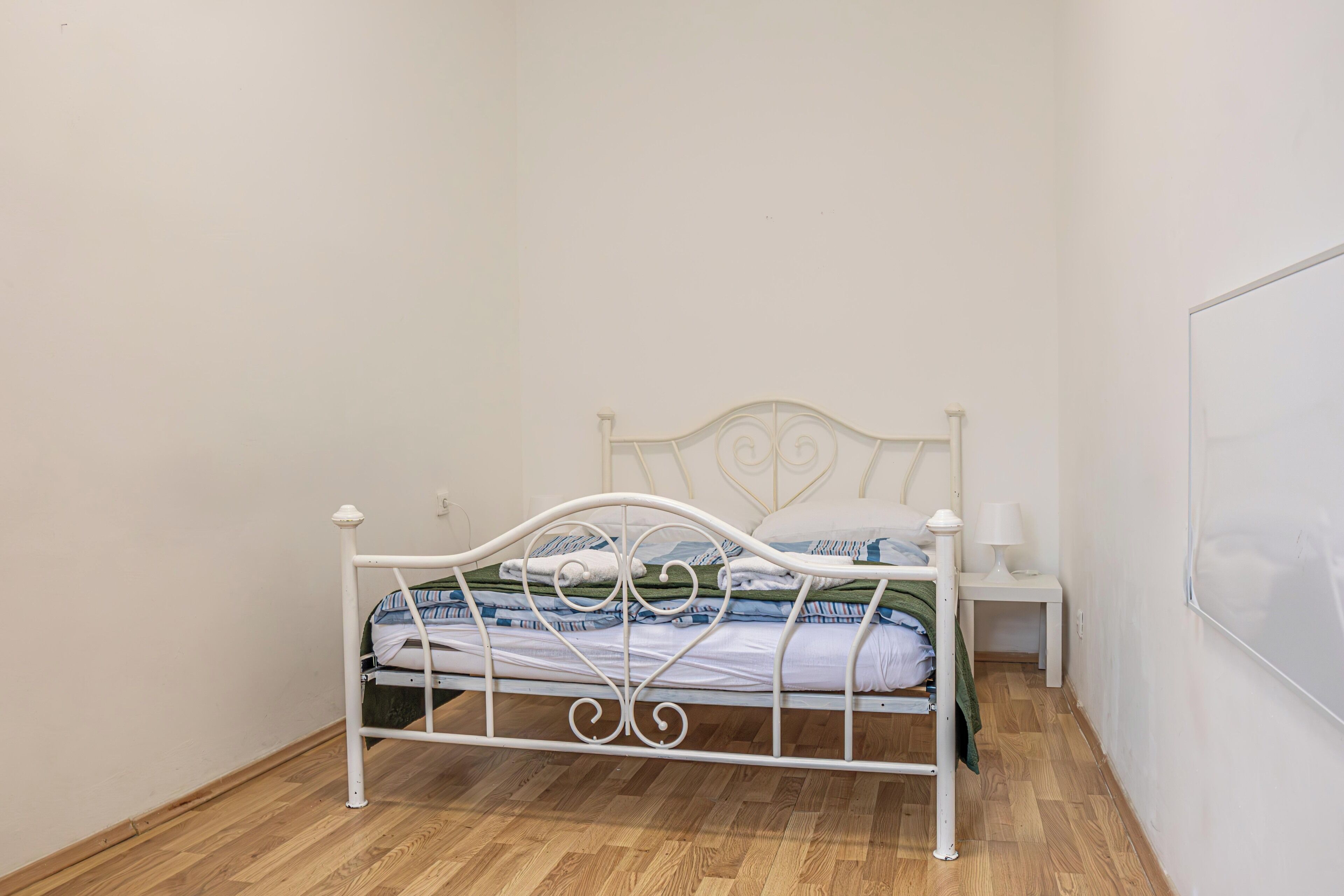 基本公寓 | 熨斗/熨衣板、免費無線上網