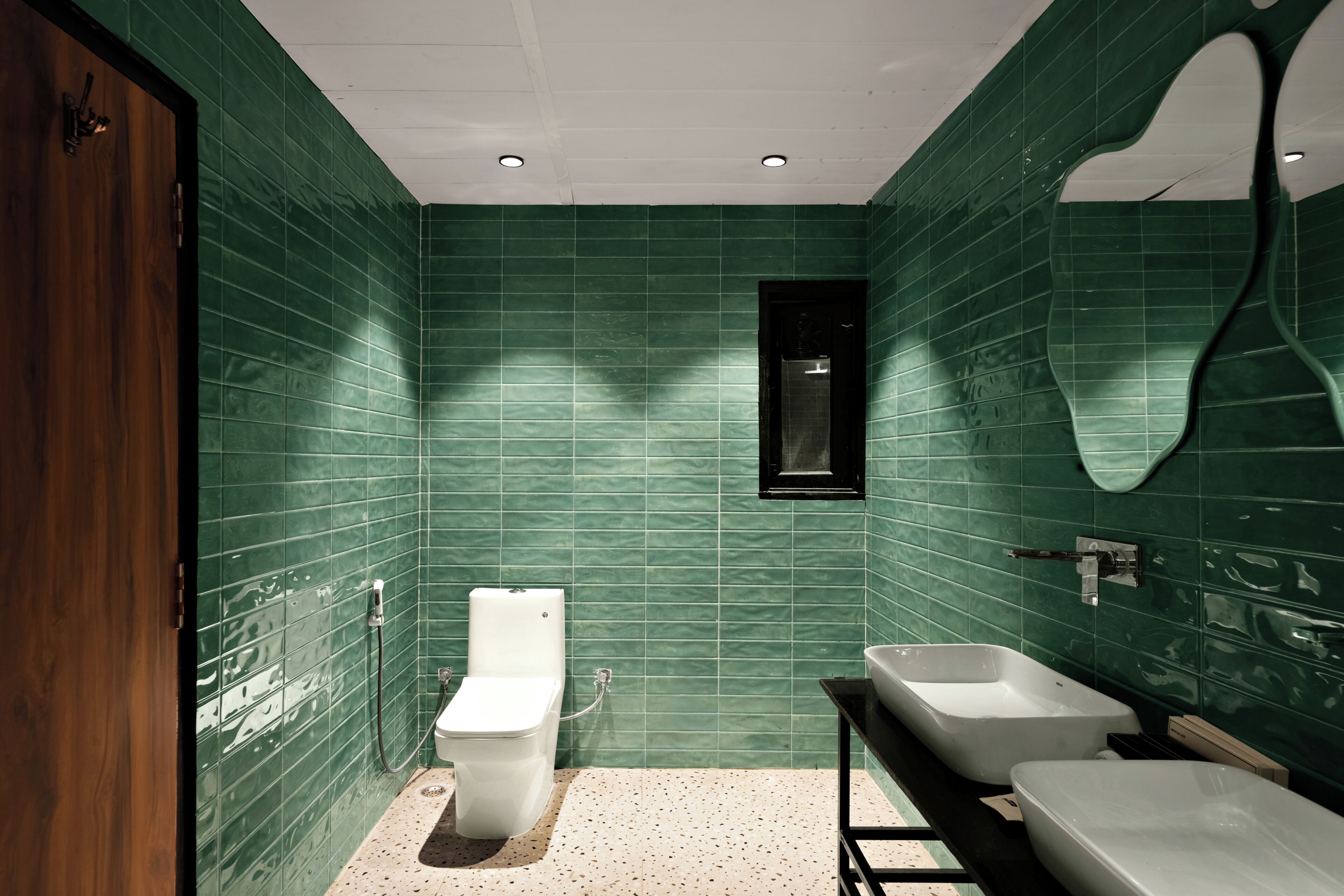 Superior King Room | Bathroom