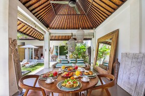 Dining - Villa Anouk (Seminyak)