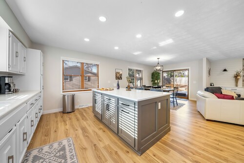 Howdy Haven! Pool | Hot Tub | Game Room | Karaoke | Theater