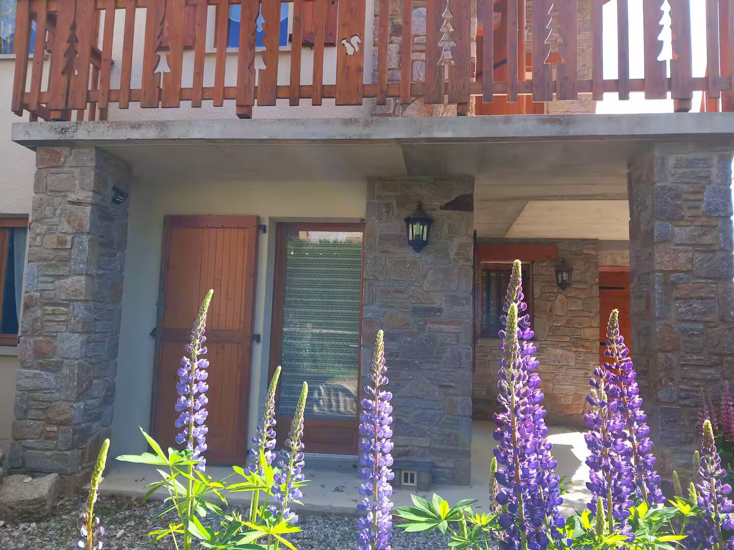 تفاصيل الفندق من الخارج